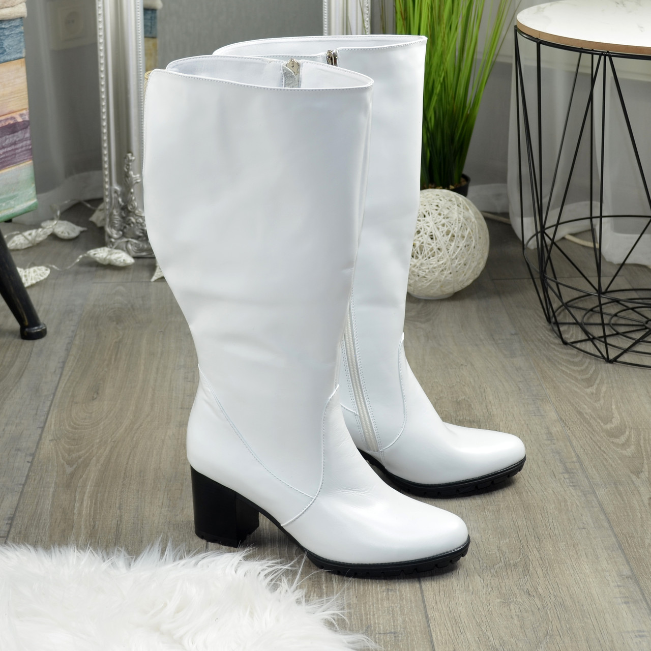 Чоботи білі шкіряні жіночі із широкою халявою. 38 розмір, обхват гомілки 44 см, фото 1