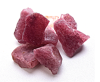 Натуральный камень галтовка крошка Клубничный кварц не обработанный скол 30-35 мм (20 грамм, 1 шт)