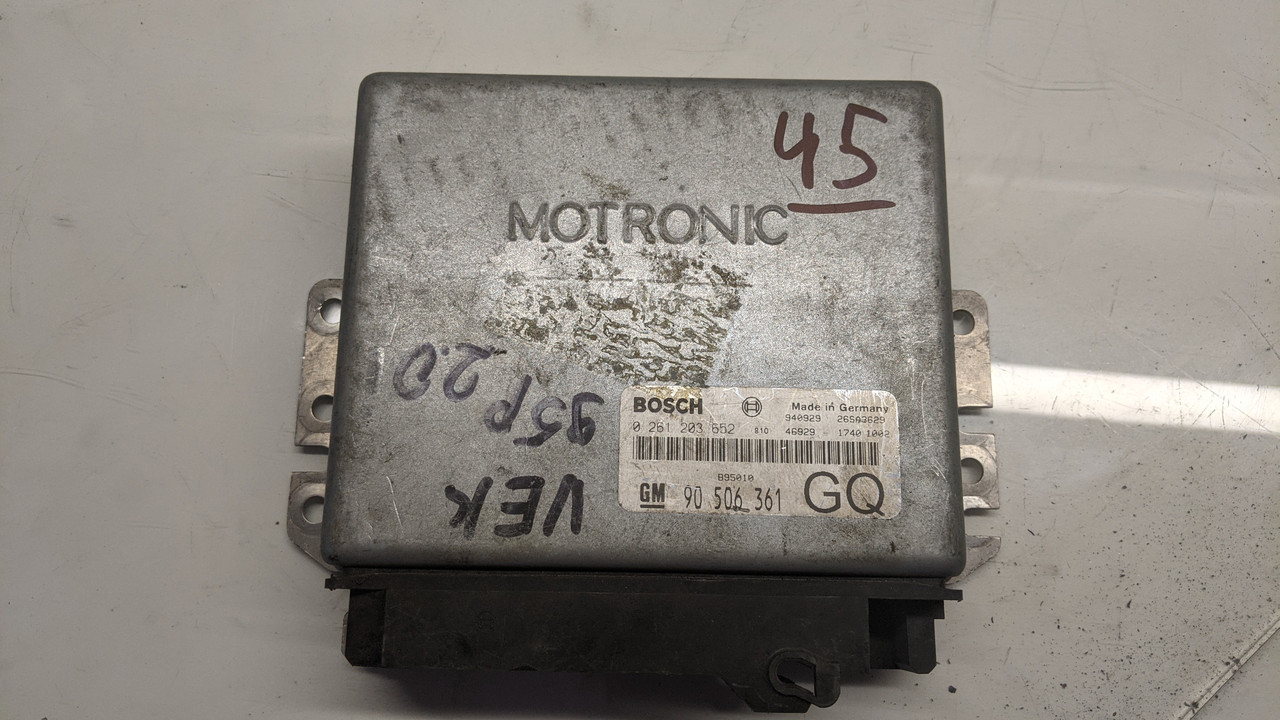 Блок управління двигуном Opel Vectra-A 2.0 №45 90506361 0261203652