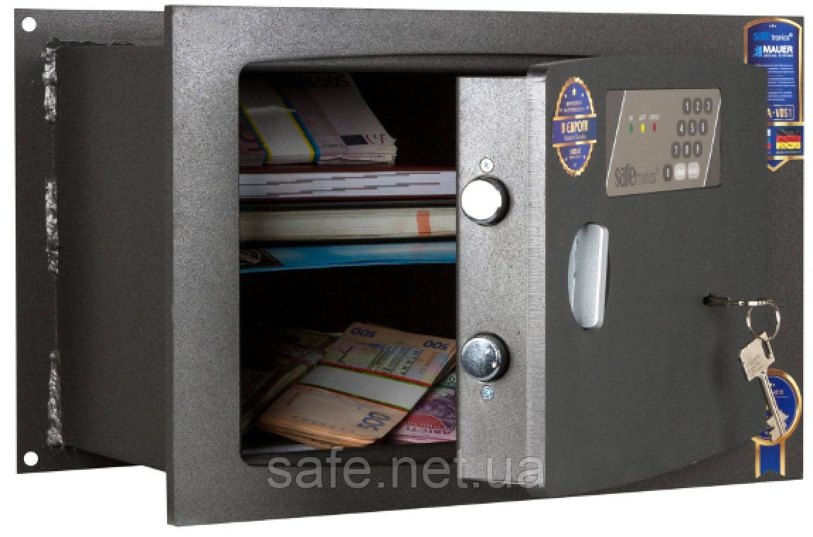 Сейф вбудований у стіну Safetronics STR 25MЕ (ВxШxГ:304x450x256) сейф у стіну, сейф-михайк, сейф для дому