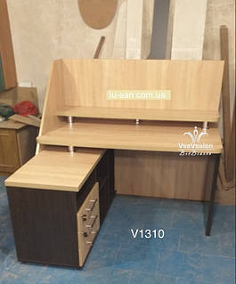 Комп'ютерний стіл адміністратора магазину Модель V333-1310