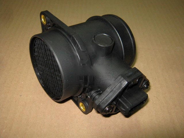 Регулятор потоку повітря (ДМРВ) VW PASSAT 00-06, SKODA OCTAVIA 97-10 1,8T (DECARO). DE.13558129