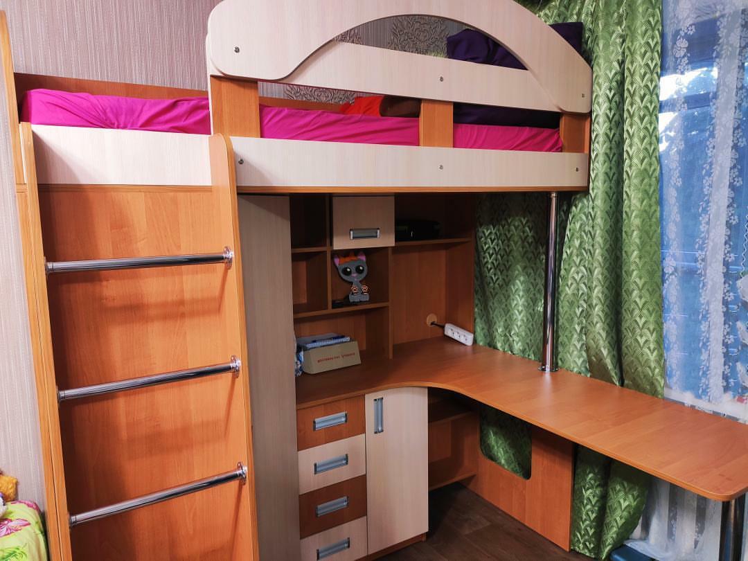 Дитяче ліжко-чердак із робочою зоною та кутовою шафою К6 Merabel