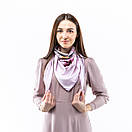 Атласна хустка з квітковим принтом 90х90см Блідо-рожева, фото 3