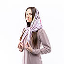 Атласна хустка з квітковим принтом 90х90см Блідо-рожева, фото 2