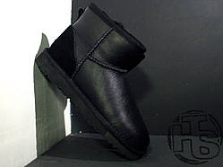 Жіночі уггі UGG Classic Mini Black Leather 5854w