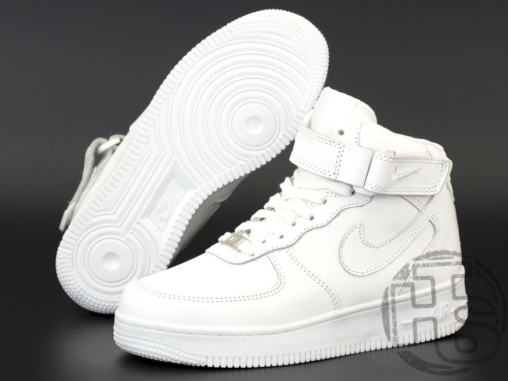 White mid hotsell air force ones