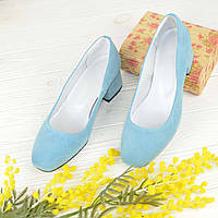 Туфли женские замшевые на невысоком каблуке. Цвет голубой
