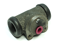 Задній робочий гальмівний циліндр