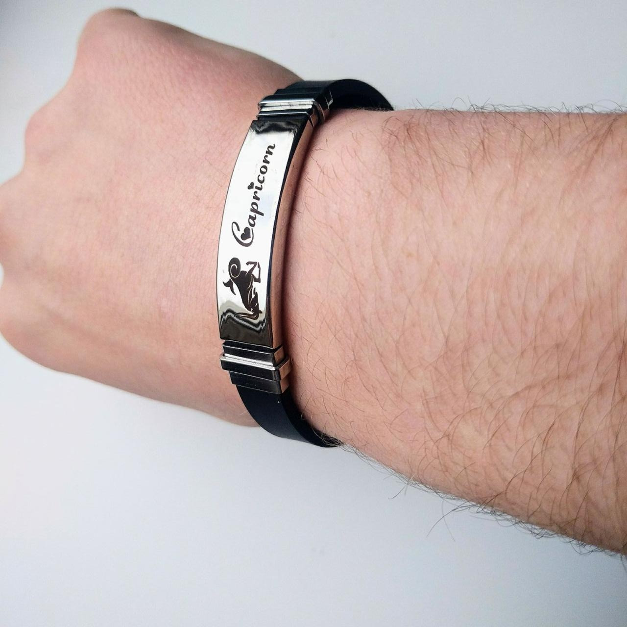 Сталевий браслет для знака зодіаку Козеріг на силіконовому ремінці - персональний пам'ятний подарунок хлопцю, дівчині
