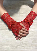 Нарядные красные перчатки митенки под бальное платье для девочки.