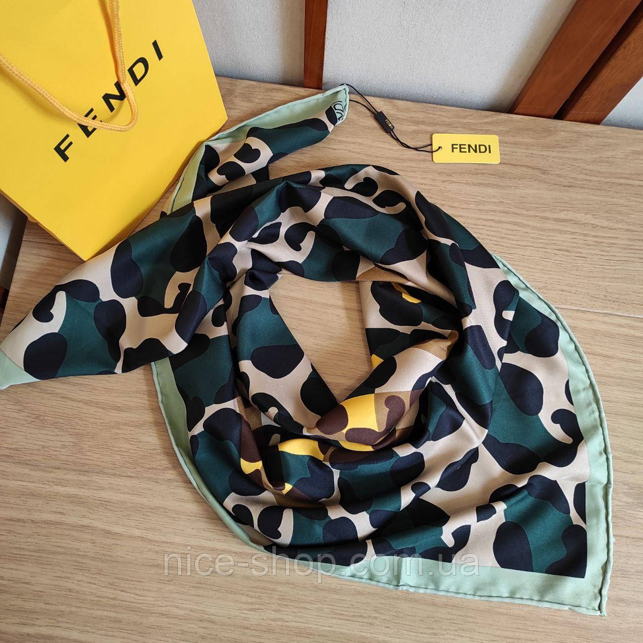 Хустка Fendi зелений з ручною підшивкою