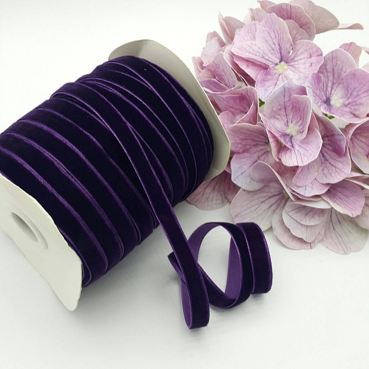 

Бархатна стрічка 1см, ТЕМНО-ФІОЛЕТОВА