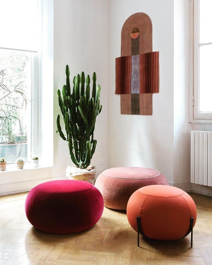 Пуфи та банкетки