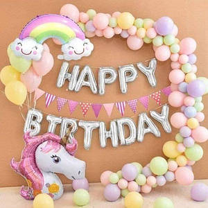 Фотозона з куль ЕДИНОРОЖКИ І ПРАПОРЦІ В ГОРОШОК