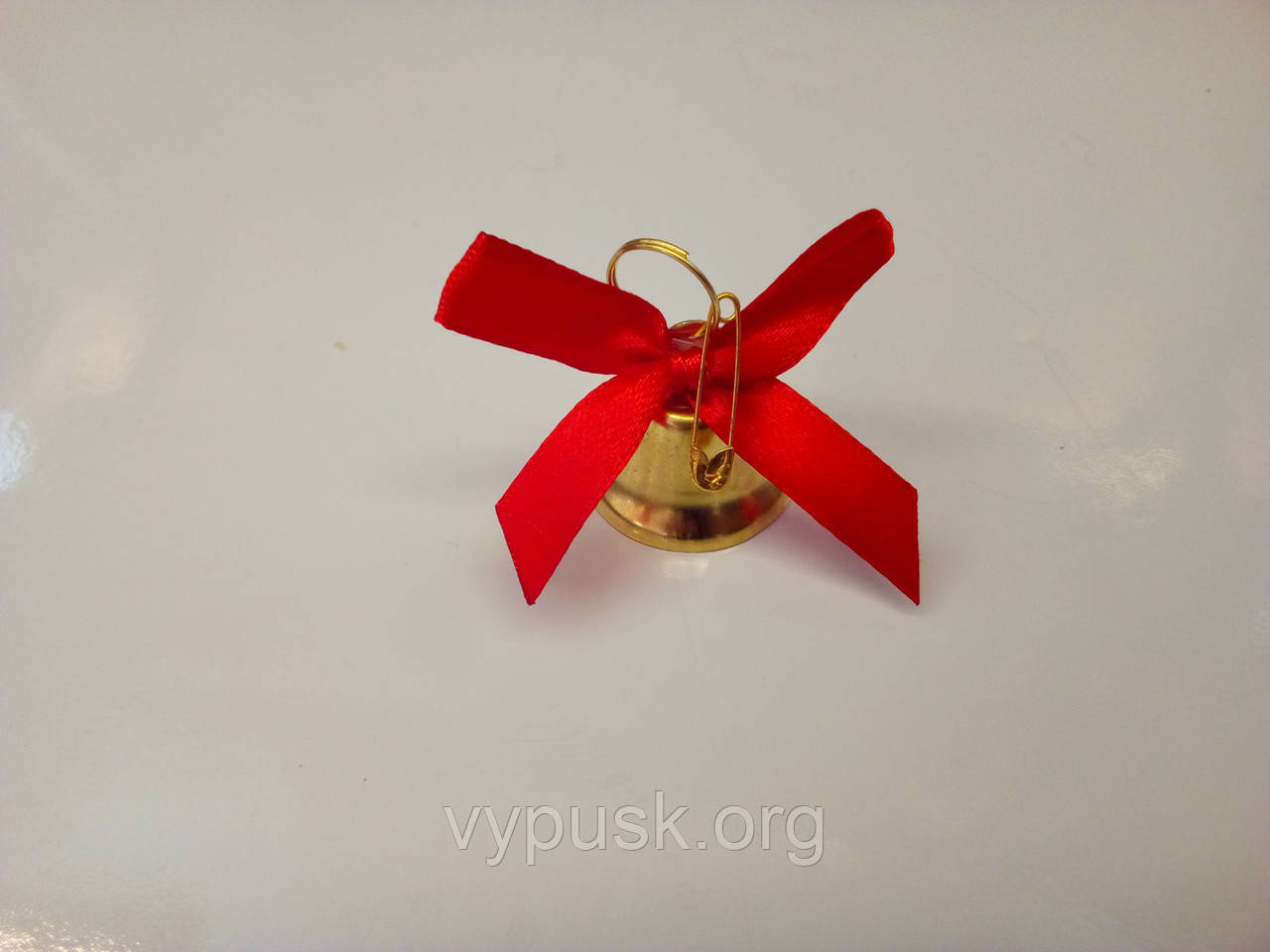 Дзвінок із червоним бантиком