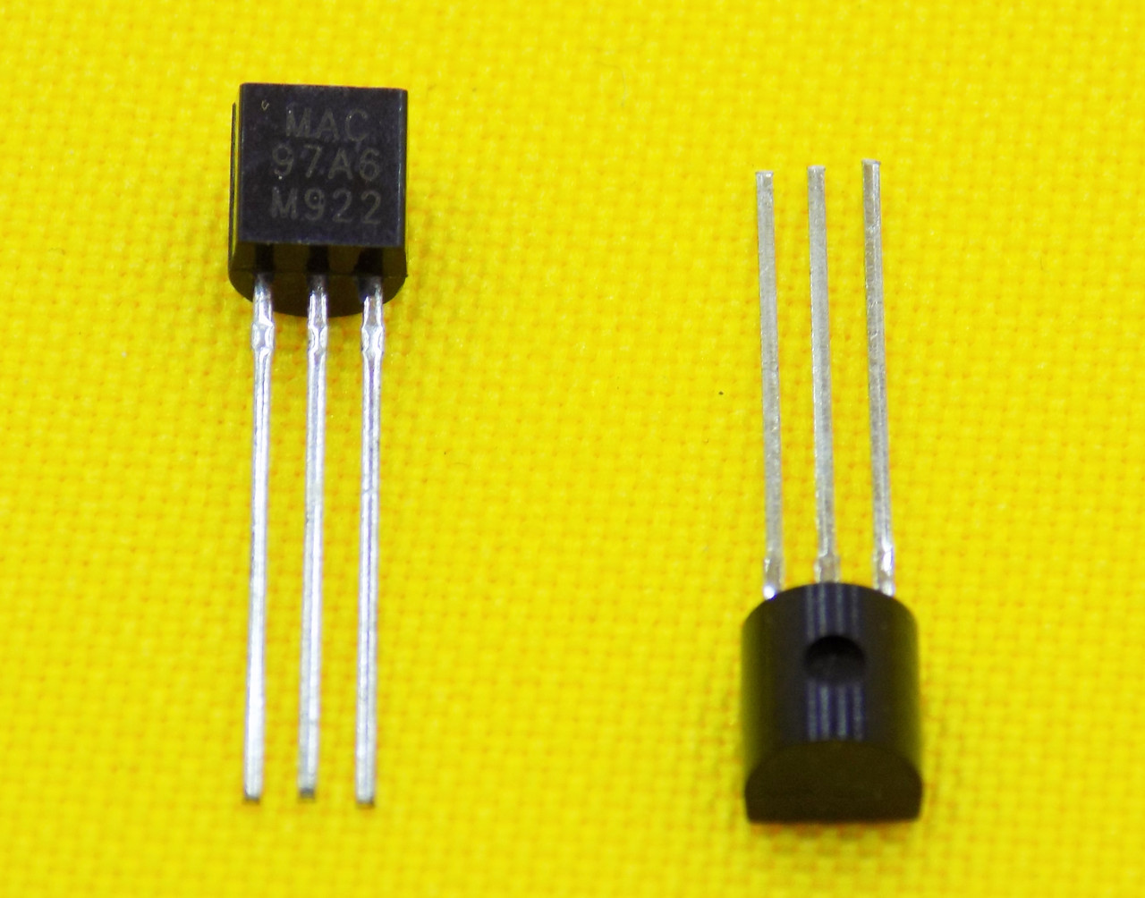 MAC97A8 0.6 А, 600в TO-92