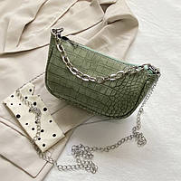 Женская маленькая сумка кросс-боди багет на цепочке рептилия зеленая
