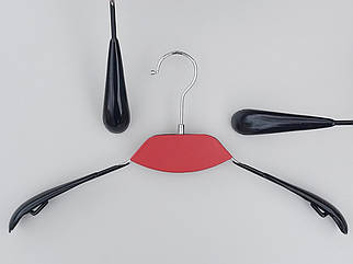 Плічка вішалки металевий в силіконовому покритті з пластмасовою вставкою кольору вишні, довжина 41 см