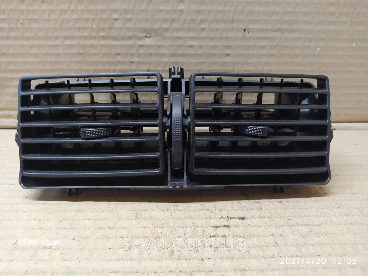 Дефлектор повітряний центральний Fiat Scudo Peugeot 307 07р 9634511177, фото 1