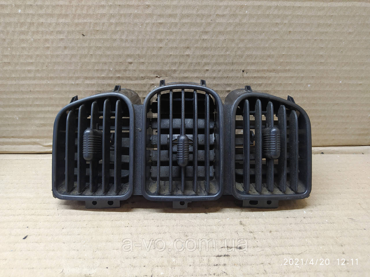 Дефлектор повітряний Chrysler Voyager 4 2006, 05009038AA, фото 1