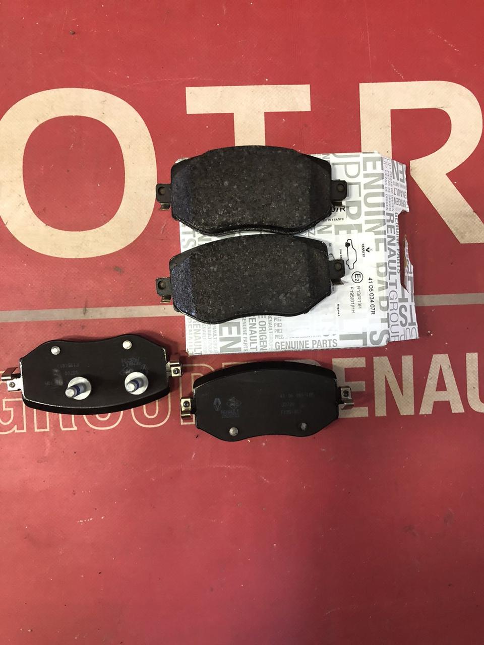 Комплект передніх гальмівних колодок Renault Megan 4 (original) — 410603407R
