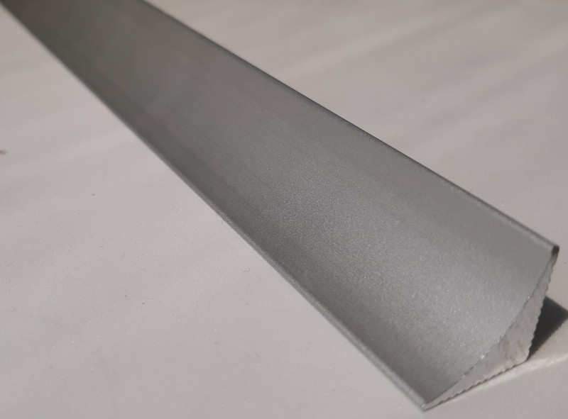 Плінтус алюмінієвий накладний для стільниць 14,8 мм х 14,8 мм, довжина 3 м, срібло анодоване, фото 1