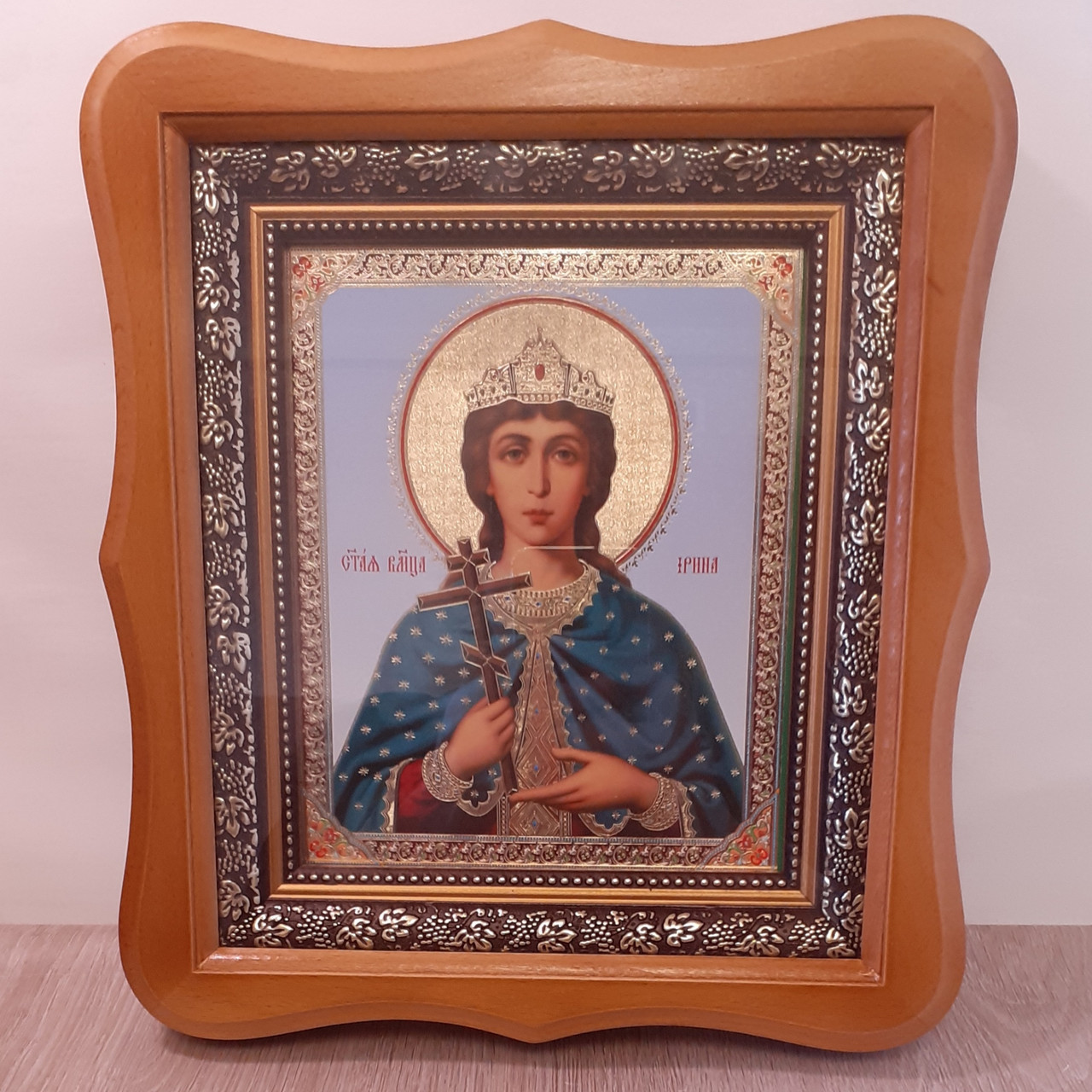 Ікона Ірина свята мучениця, лик 15х18 см, у світлому дерев'яному кіоті