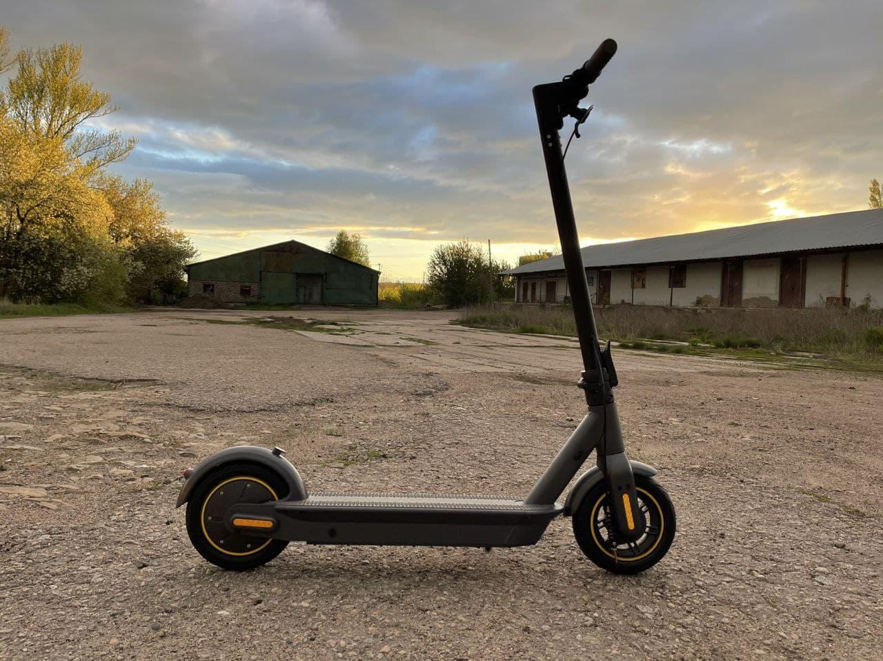 Електросамокат KUGOO G30 MAX Pro (600W 18Ah, з посиленим акумулятором та амортизатором) Чорний