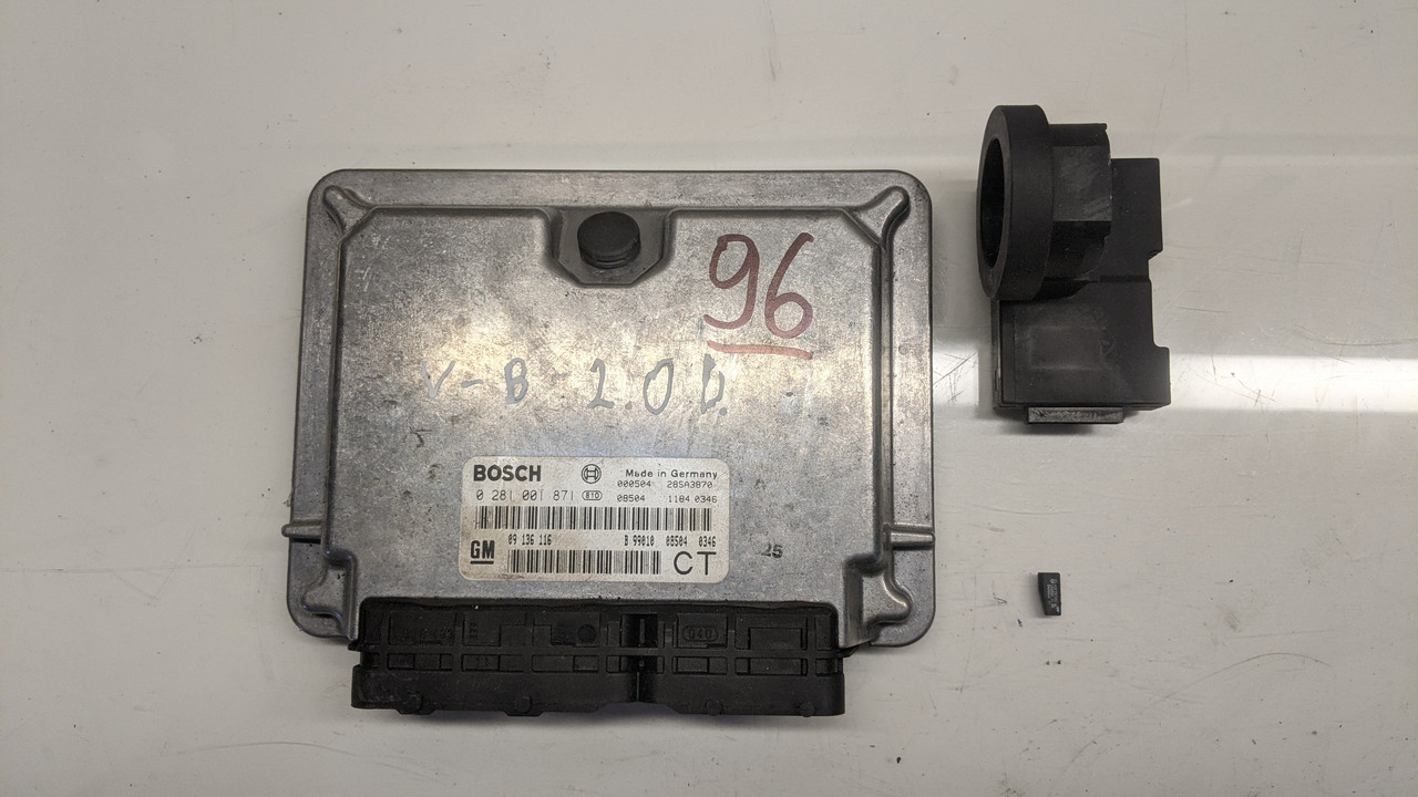 Блок управління двигуном БУД ЕБУ Opel Vectra-B 2.0 DTI №96 09136116 0281001871