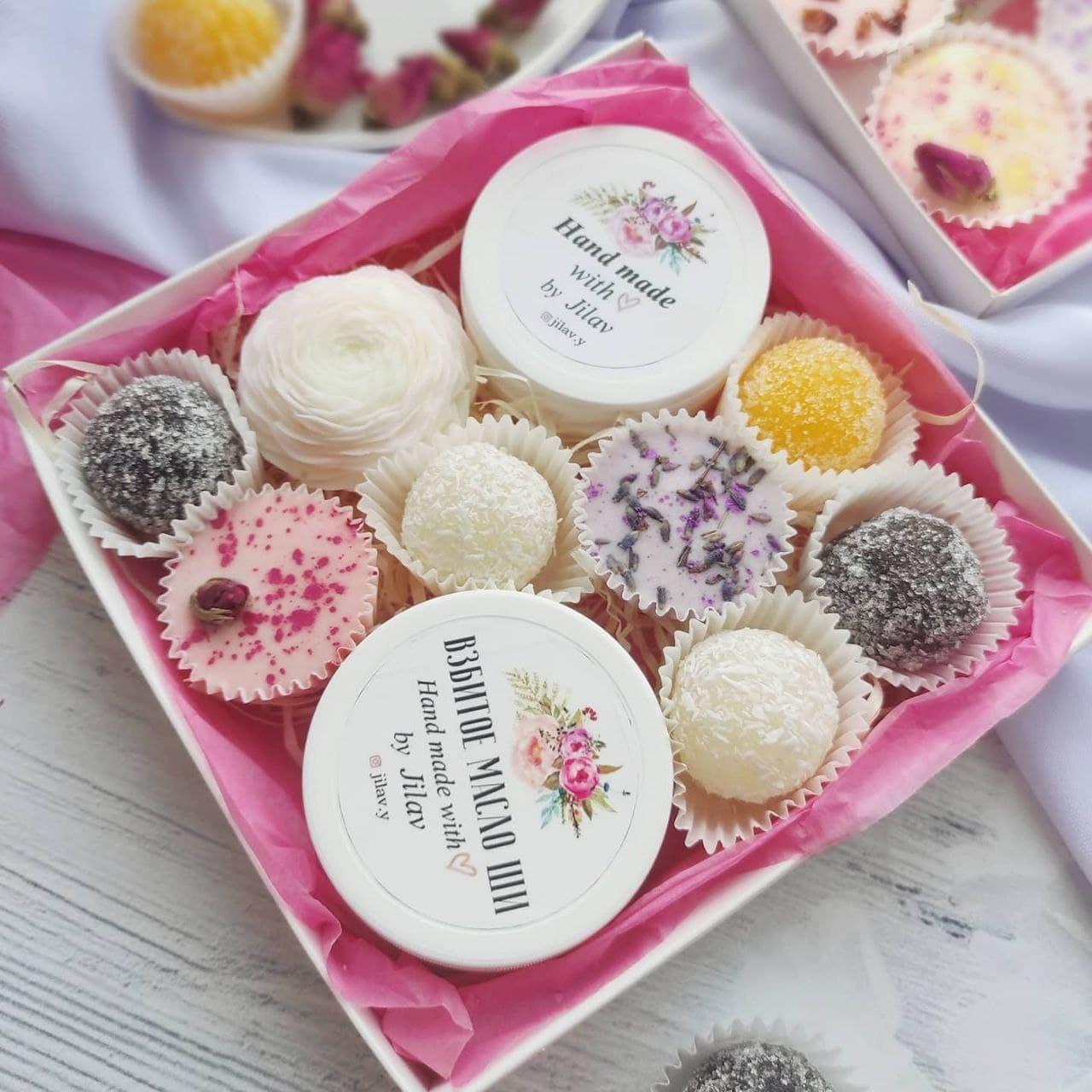 Набір засобів для догляду подарунковий (скраб, олія ши, мило, праліне для ванни), фото 1