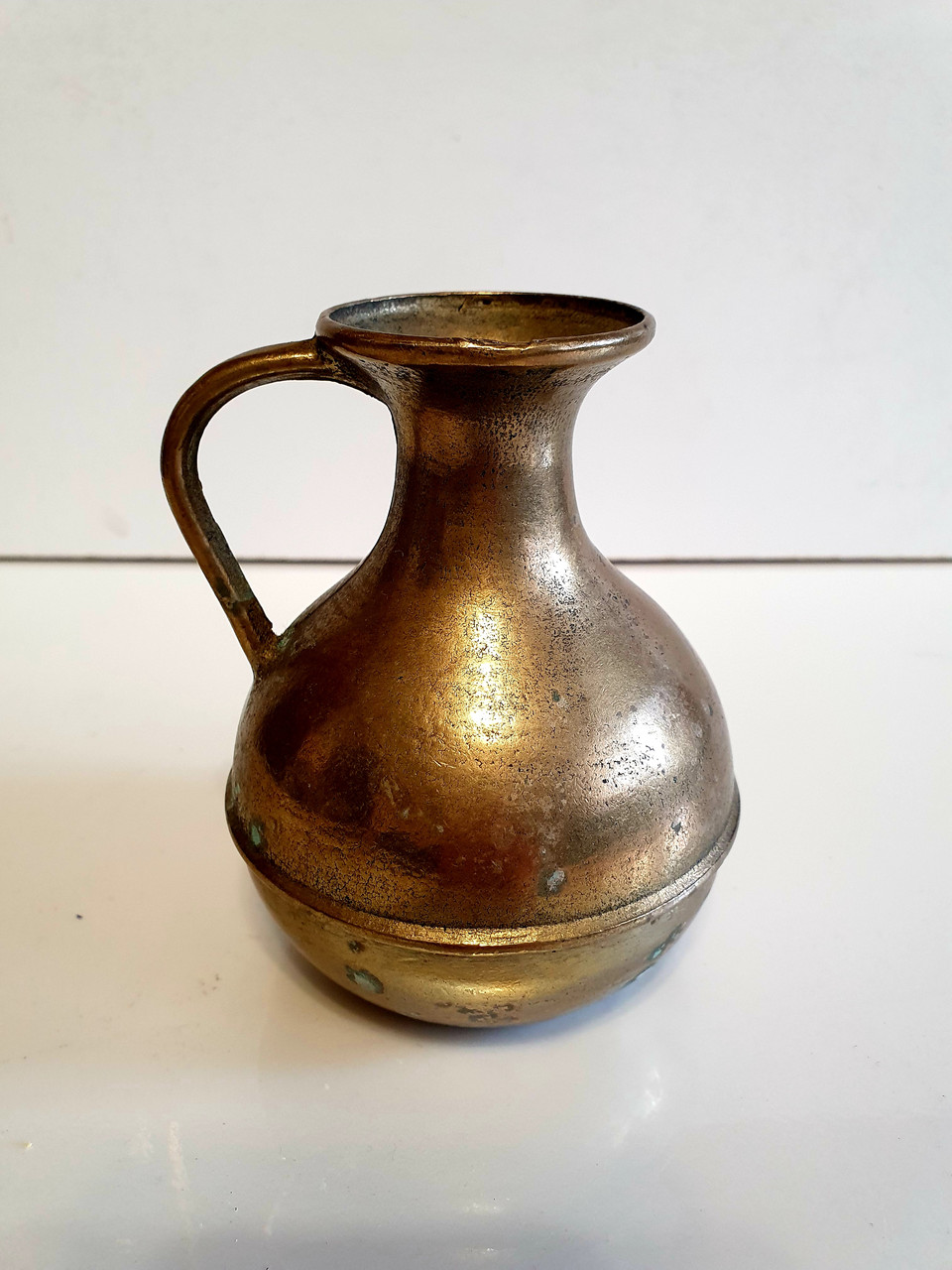 Старовинна бронзова ваза