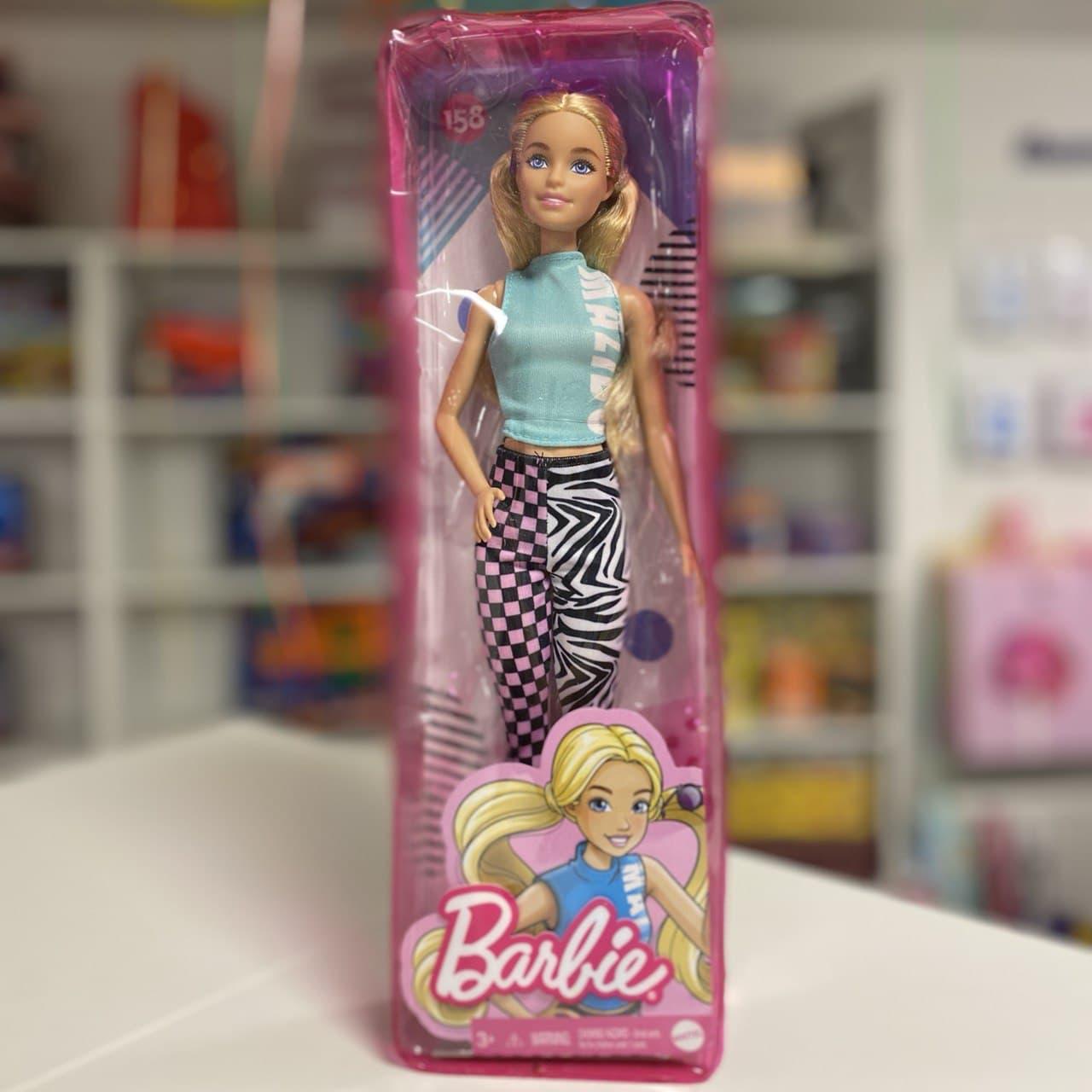 Лялька Барбі Barbie Fashionistas # 158 блондинка в бірюзовому топі і картатих треках GRB50