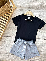 Женский летний комплект чёрная футболка и серые шорты