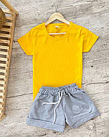 Женский летний комплект жёлтая футболка и серые шорты
