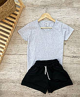 Женский летний комплект серая футболка и чёрные шорты