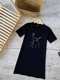 Універсальне чорне плаття-футболка з принтом "Лінійна дівчина"