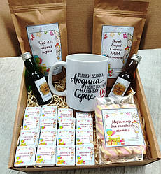 Оригінальний подарунок виховательці на випускний, 8 березня Набір з шоколадом і кавою для виховательки до Дня вихователя