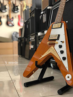 ギター Epiphone 1958 Korina Flying V Обзор гитары Epiphone 1958 Korina Flying V и Explorer
