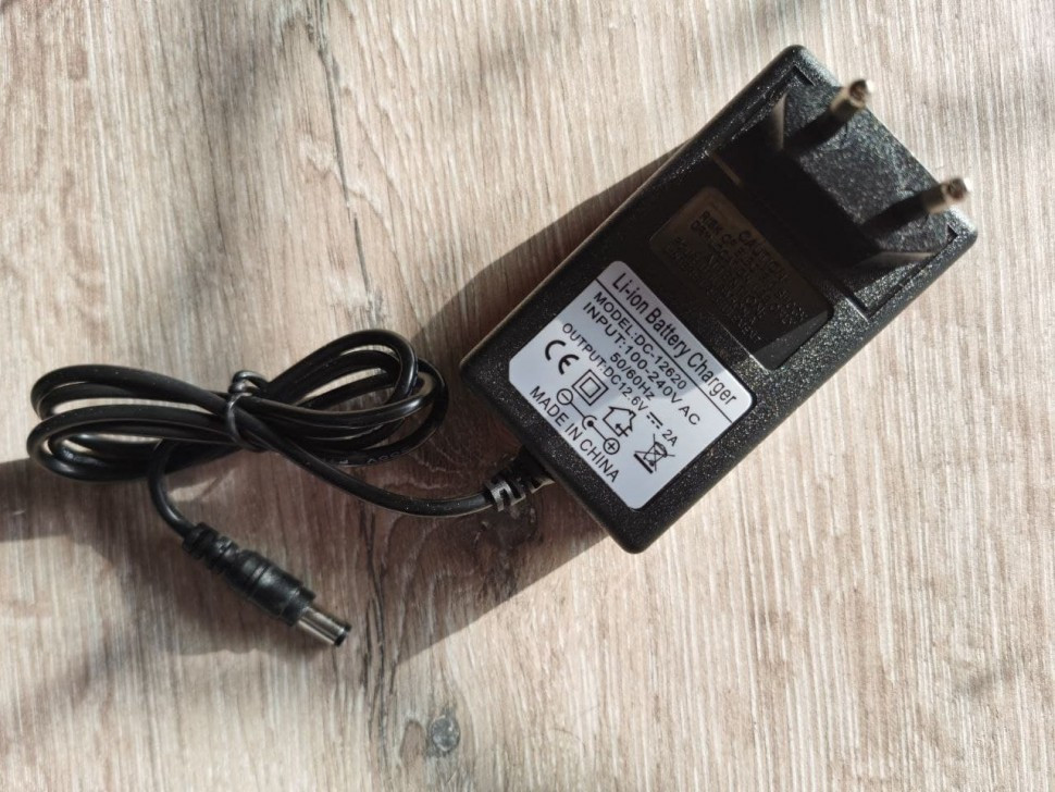 Заряджання li-ion 3S, DC 12.6 V 2 а CC/CV