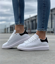 Жіноче взуття Alexander Mcqueen Black White кросівки кеди Олександр Макквін білі з чорним повсякденні