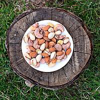 Асорті солоних горіхів (мигдаль смажений, кешью солоний, фісташка солона)