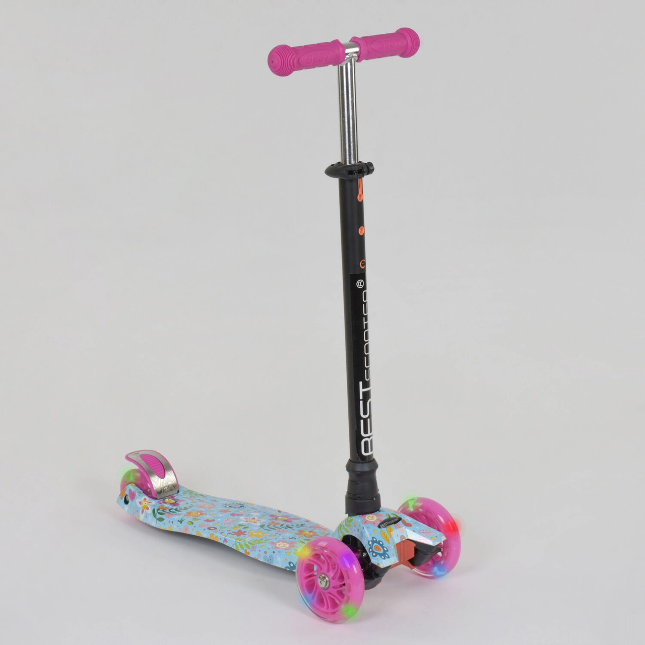 Самокат трехколесный со светящимися колесами, высота руля регулируется Best Scooter Maxi А 25533 / 779-1331