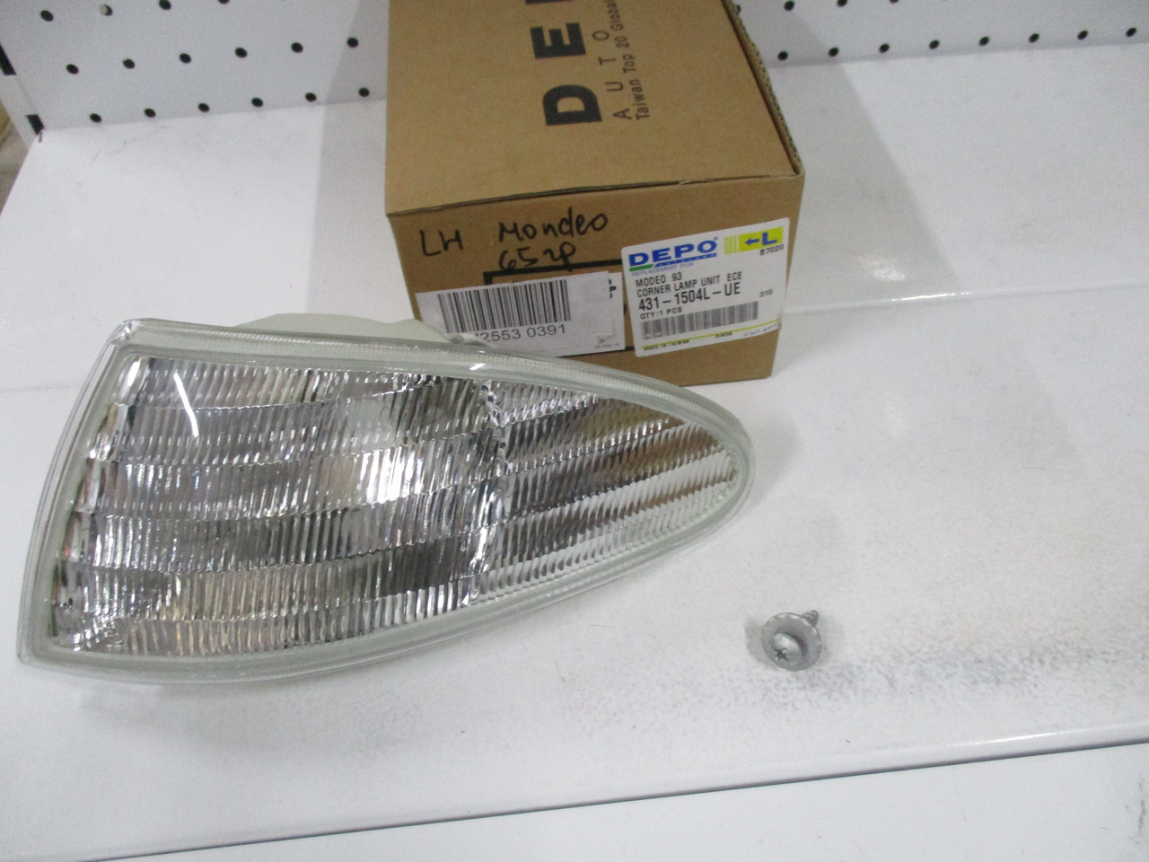 Покажчик повороту лівий білий DEPO 431-1504L-UE FORD MONDEO 93 ->