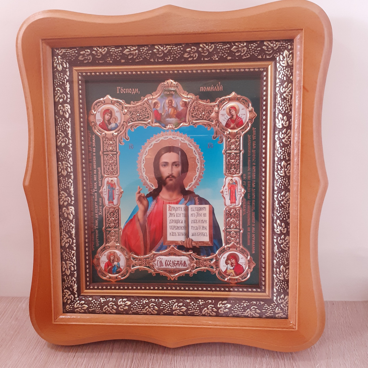 Ікона Господа Вседержителя, лик 15х18 см, в світлому дерев'яному кіоті