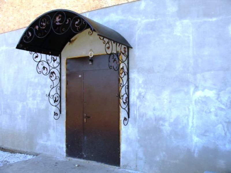 Ковані навіси над входом