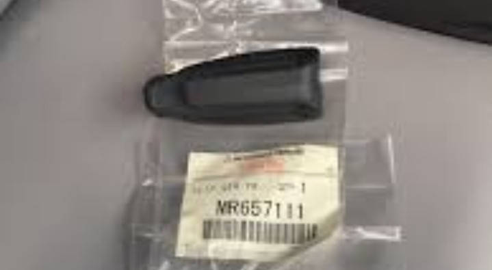 

Фиксатор ремня безопасности MMC - MR657111