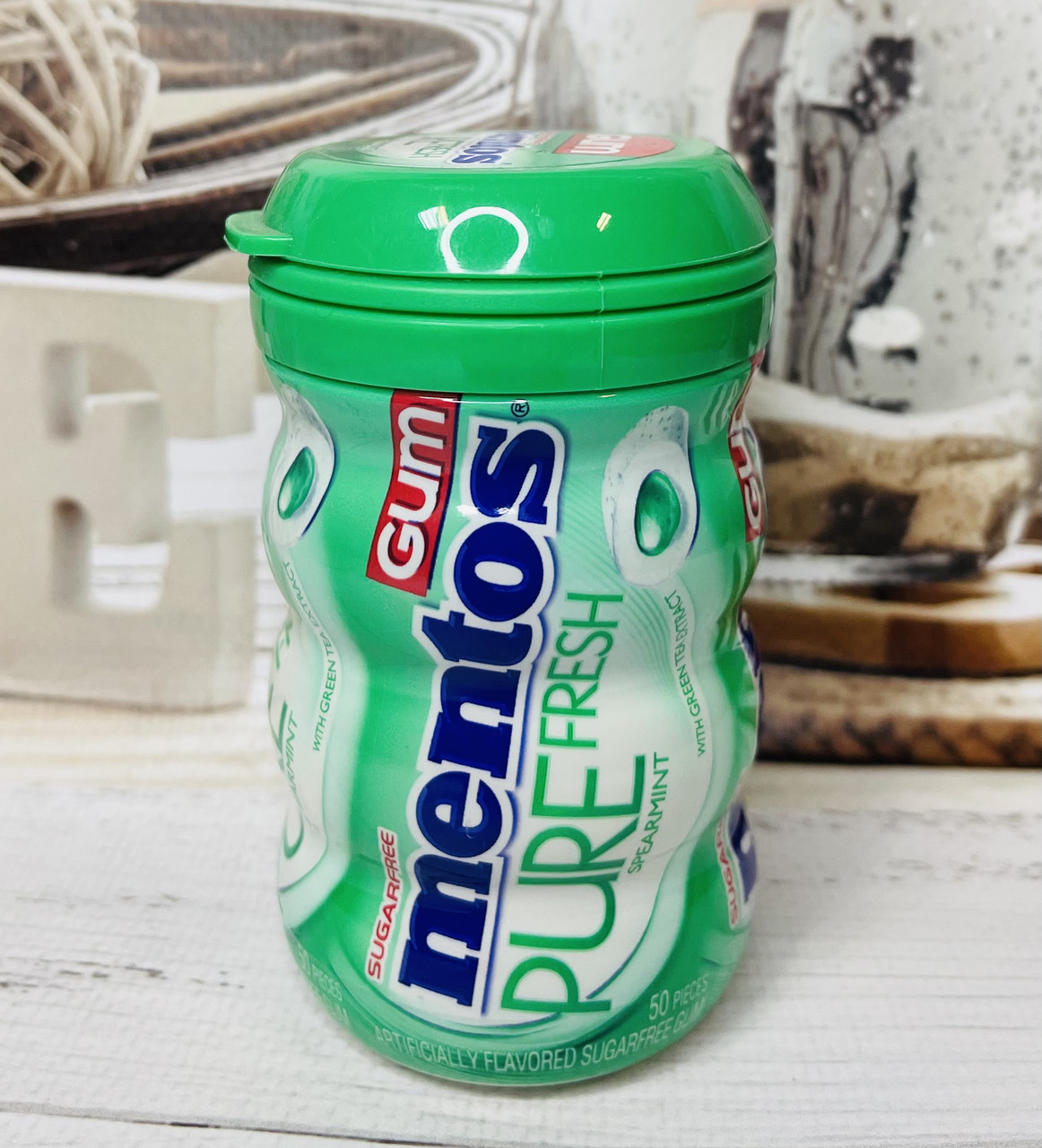 Жуйка без цукру Mentos Pure Fresh Spearmint у футлярі