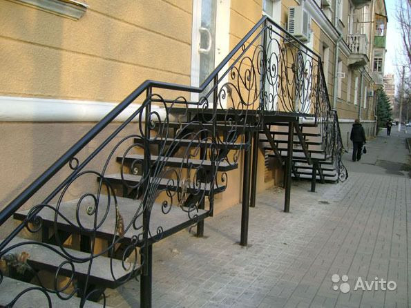 Ковані вхідні сходи
