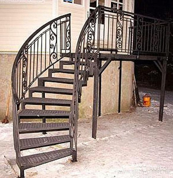 Ковані сходи на другий поверх